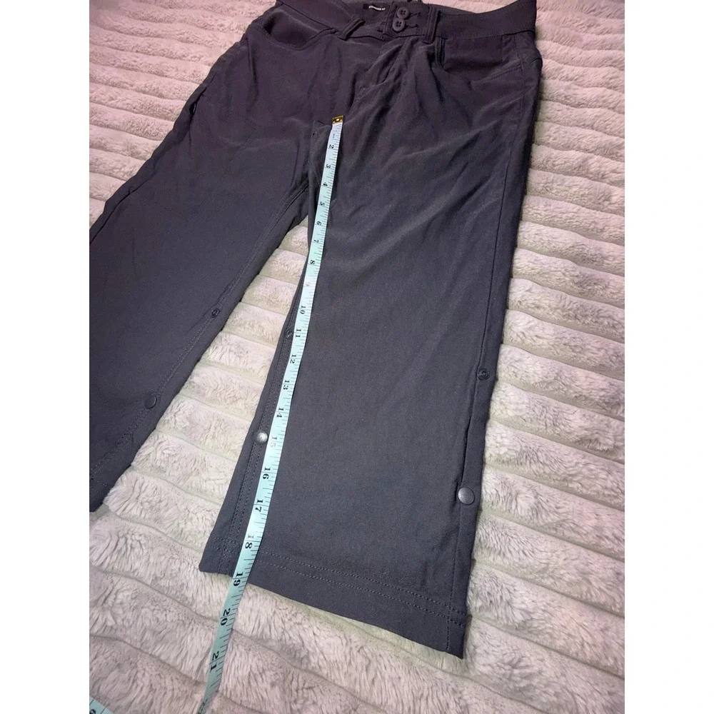Prana Womens 2 Halle II Roll-Tab Capri Bermuda Shorts Grey Hiking Outdoor ReZion